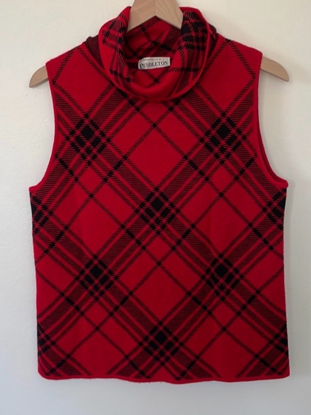 Pendleton | 100% Merino Wool Red Black Turtleneck Sleeveless Sweater Vest Large